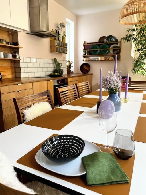 Spacious Historical Art Oasis In The City Center 베르겐 외부 사진