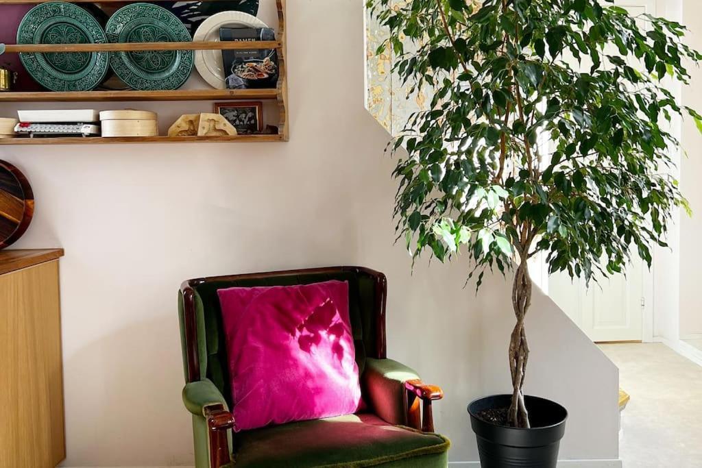 Spacious Historical Art Oasis In The City Center 베르겐 외부 사진